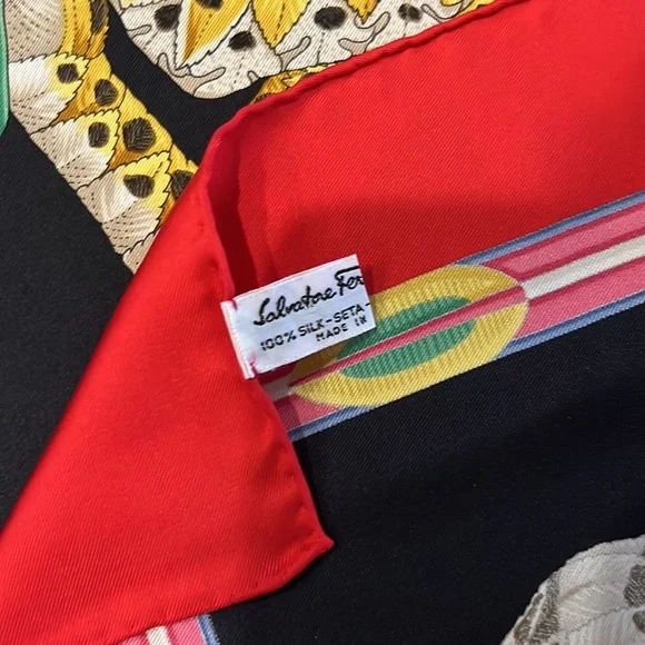 100% silk Salvatore Ferragamo scarf - Picture 4 of 5